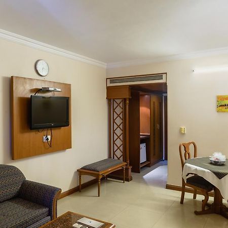 Quality Inn Palms Gāndhīdhām Esterno foto