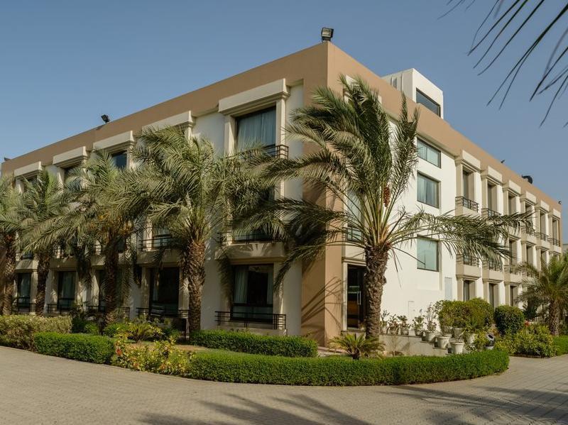 Quality Inn Palms Gāndhīdhām Esterno foto