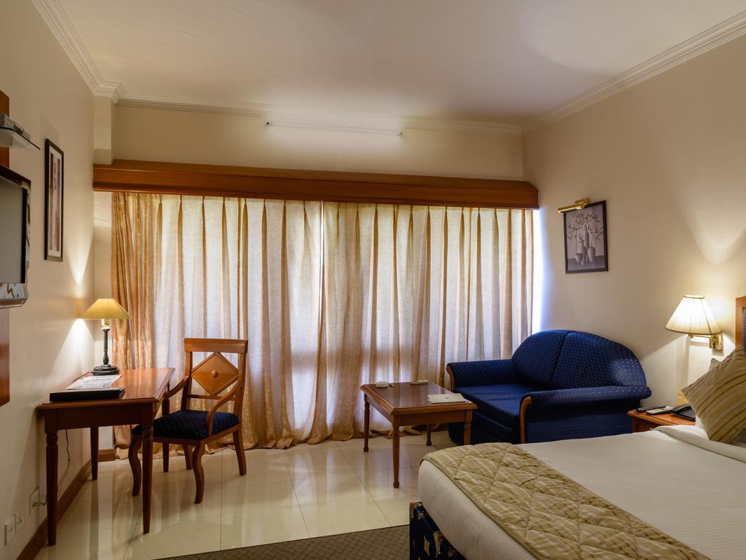 Quality Inn Palms Gāndhīdhām Esterno foto