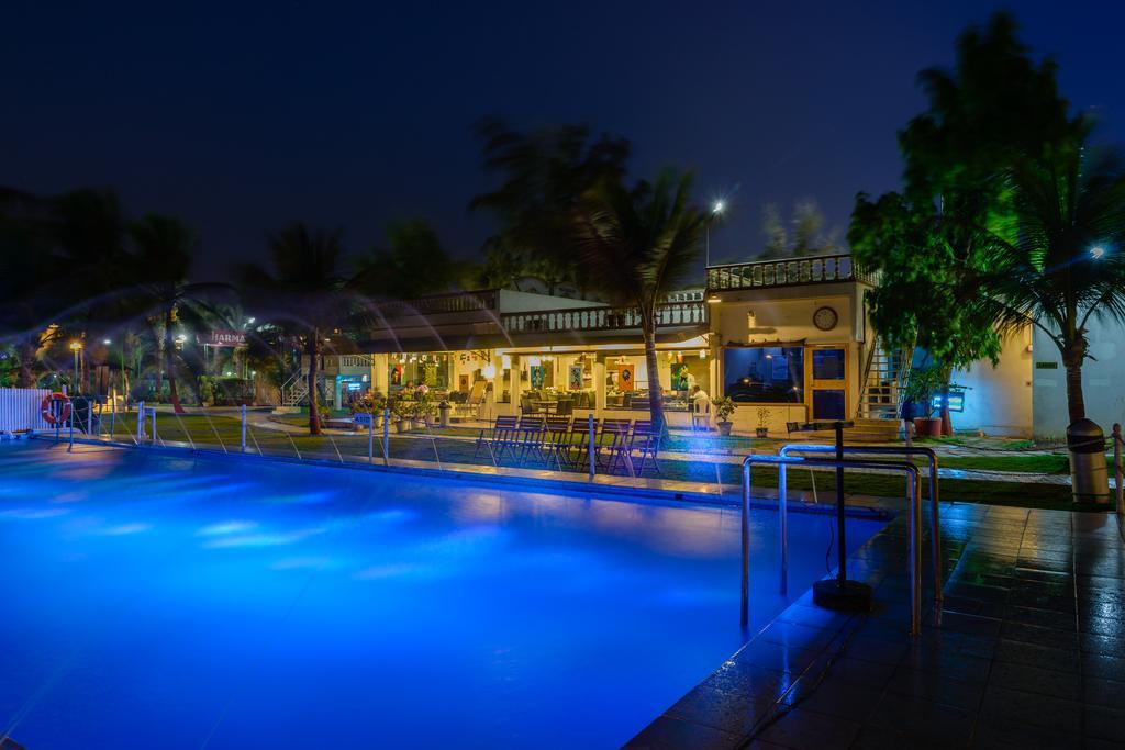 Quality Inn Palms Gāndhīdhām Esterno foto
