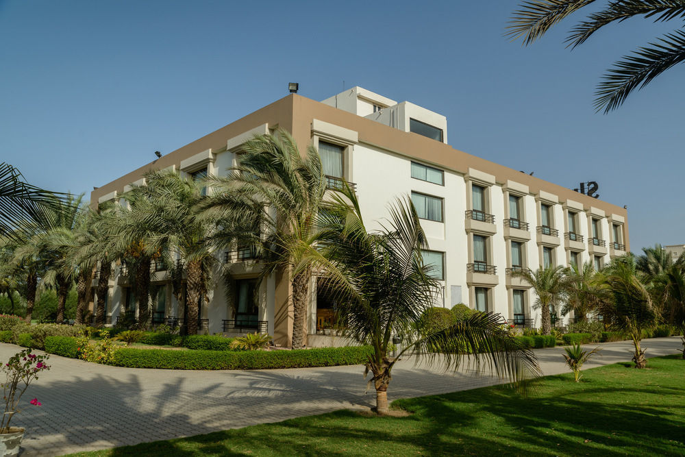 Quality Inn Palms Gāndhīdhām Esterno foto