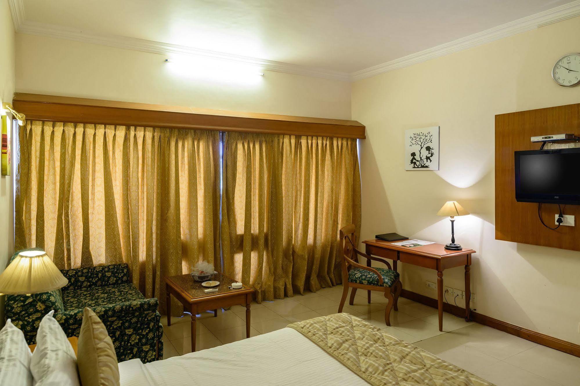 Quality Inn Palms Gāndhīdhām Esterno foto