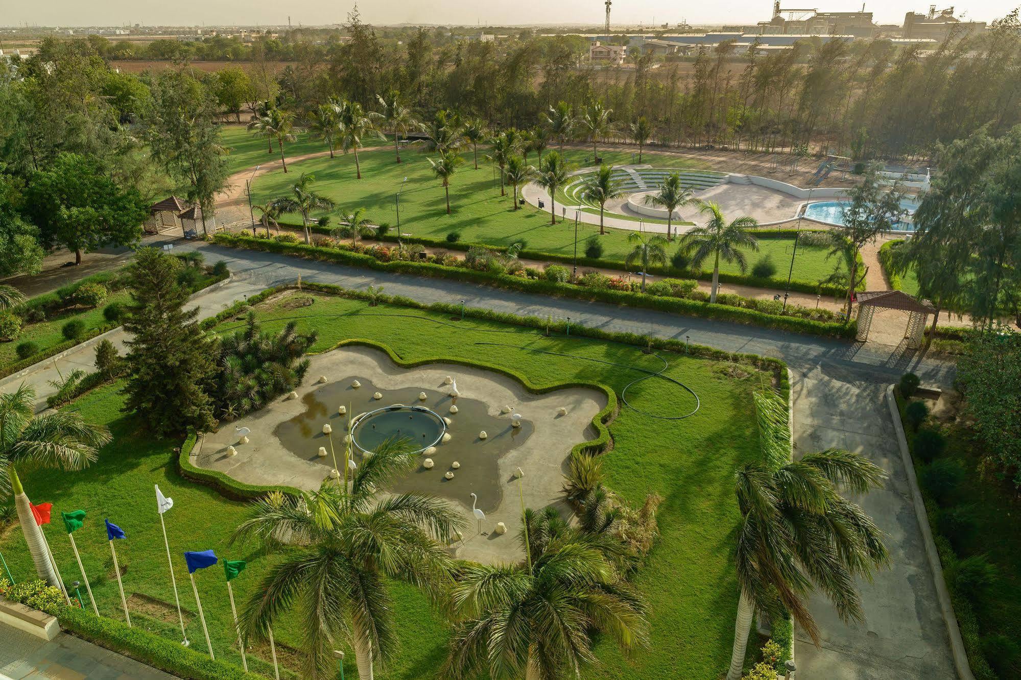 Quality Inn Palms Gāndhīdhām Esterno foto